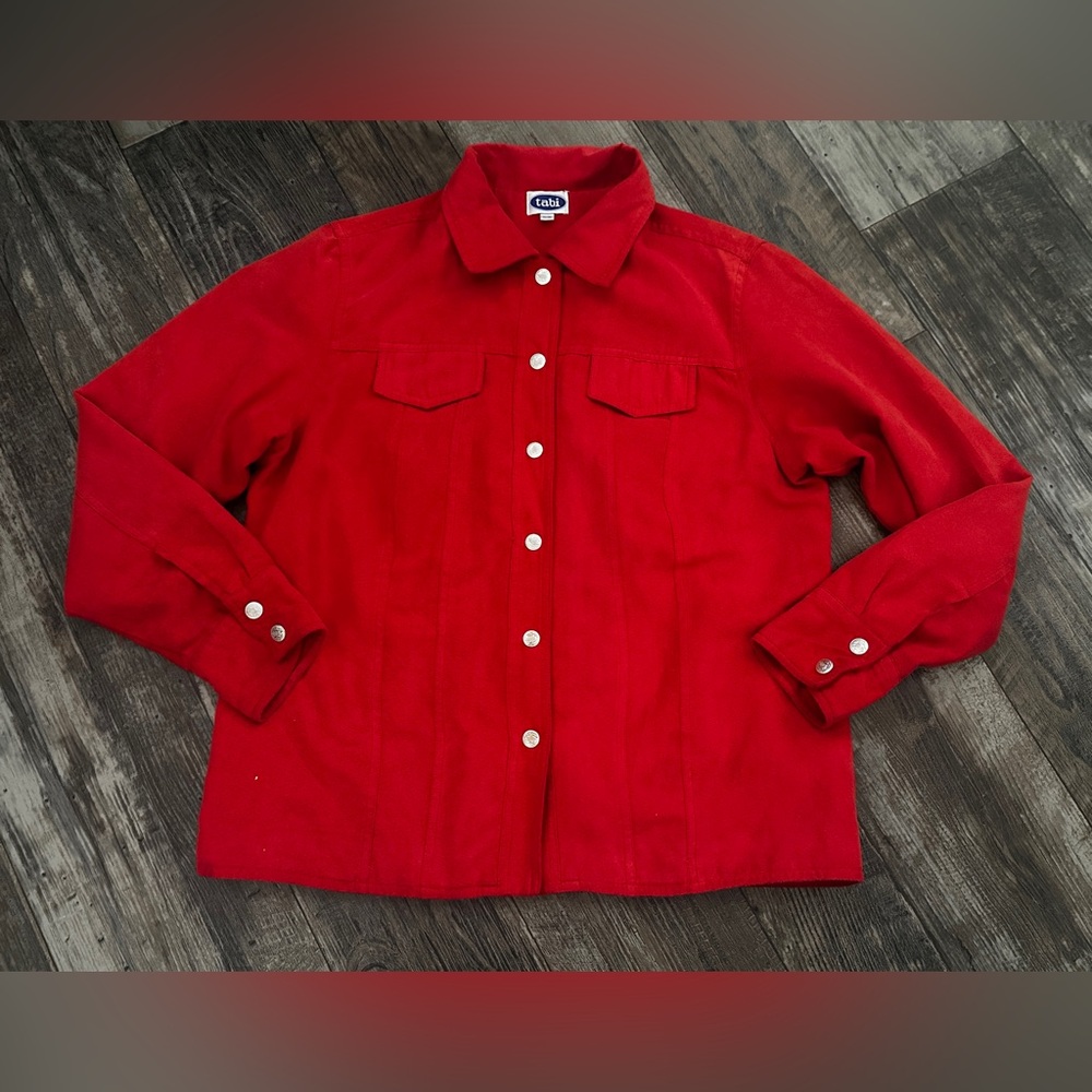 Tabi Women’s med red velvet western shirt